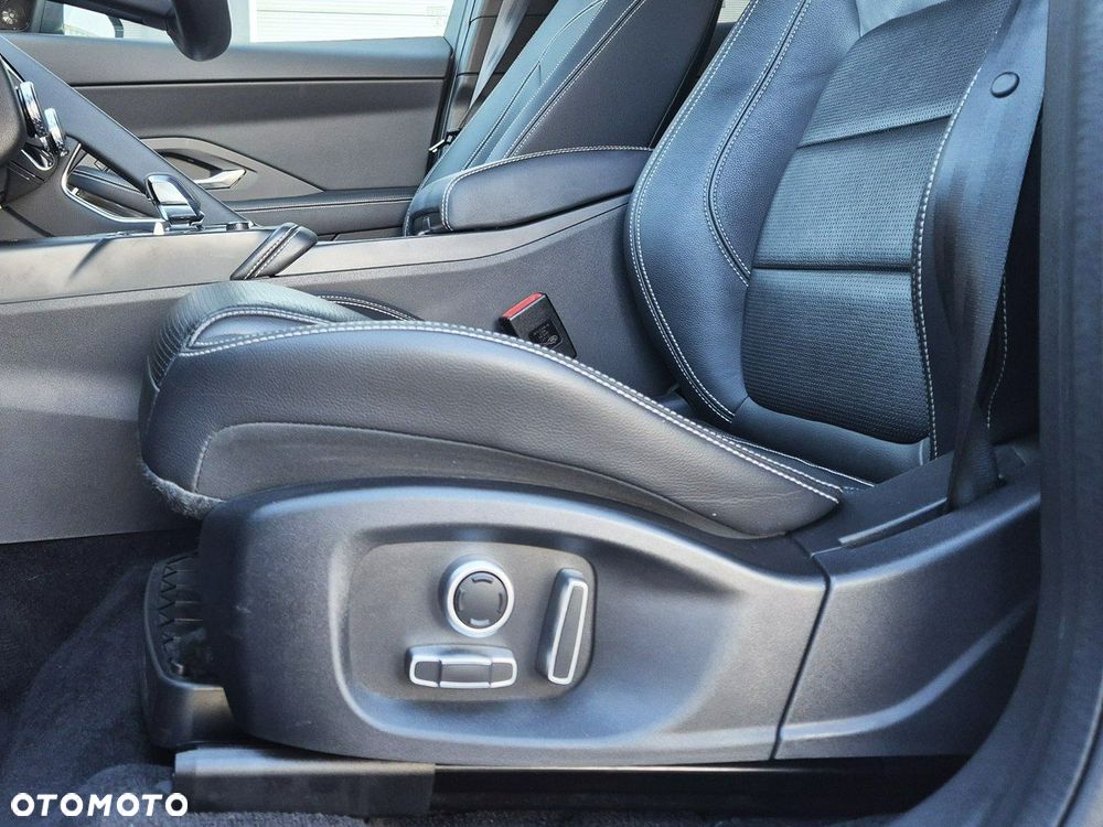 Jaguar E-Pace - 19