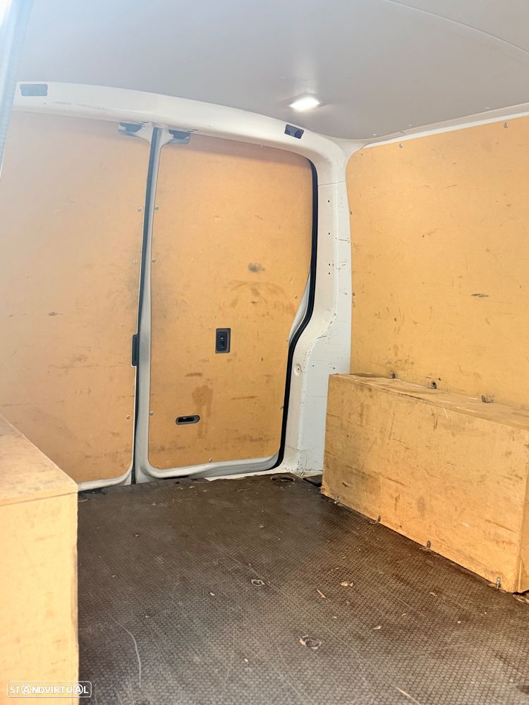 VW Transporter 2.0 TDI - 12