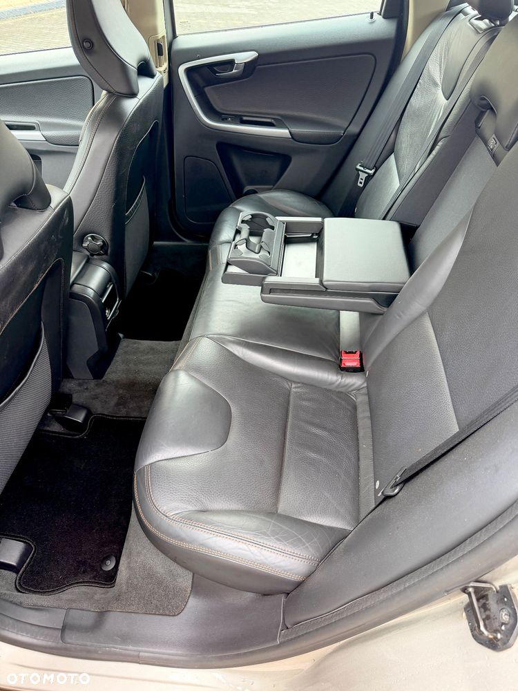 Volvo XC 60 DRIVe Momentum - 14