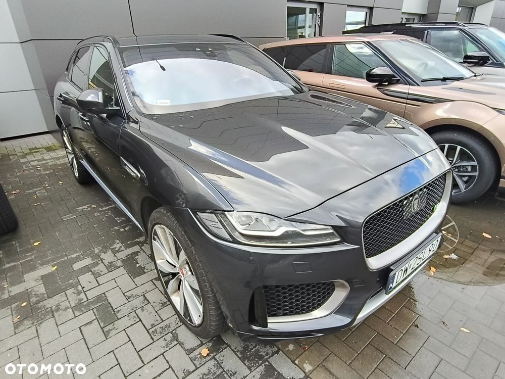 Jaguar F-Pace S AWD - 2