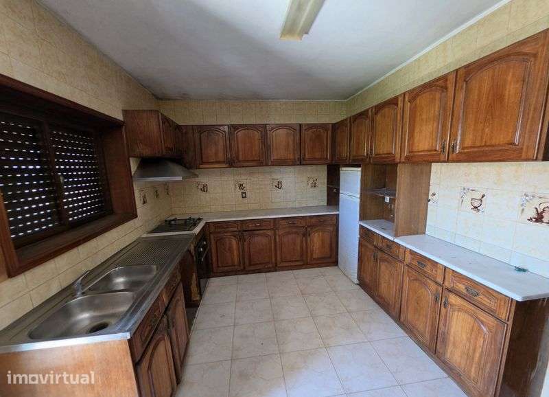 Moradia T4 com Jardim, Garagem para 3 Carros e Quintal | Pedrouços - Grande imagem: 4/8