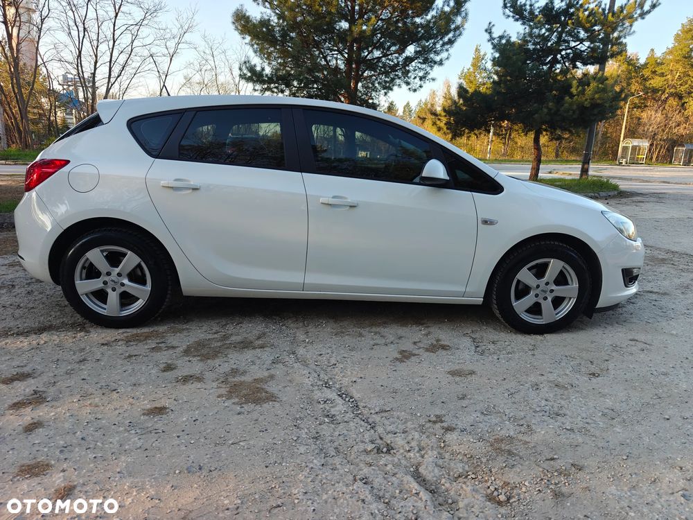 Opel Astra 1.4 Turbo - 9