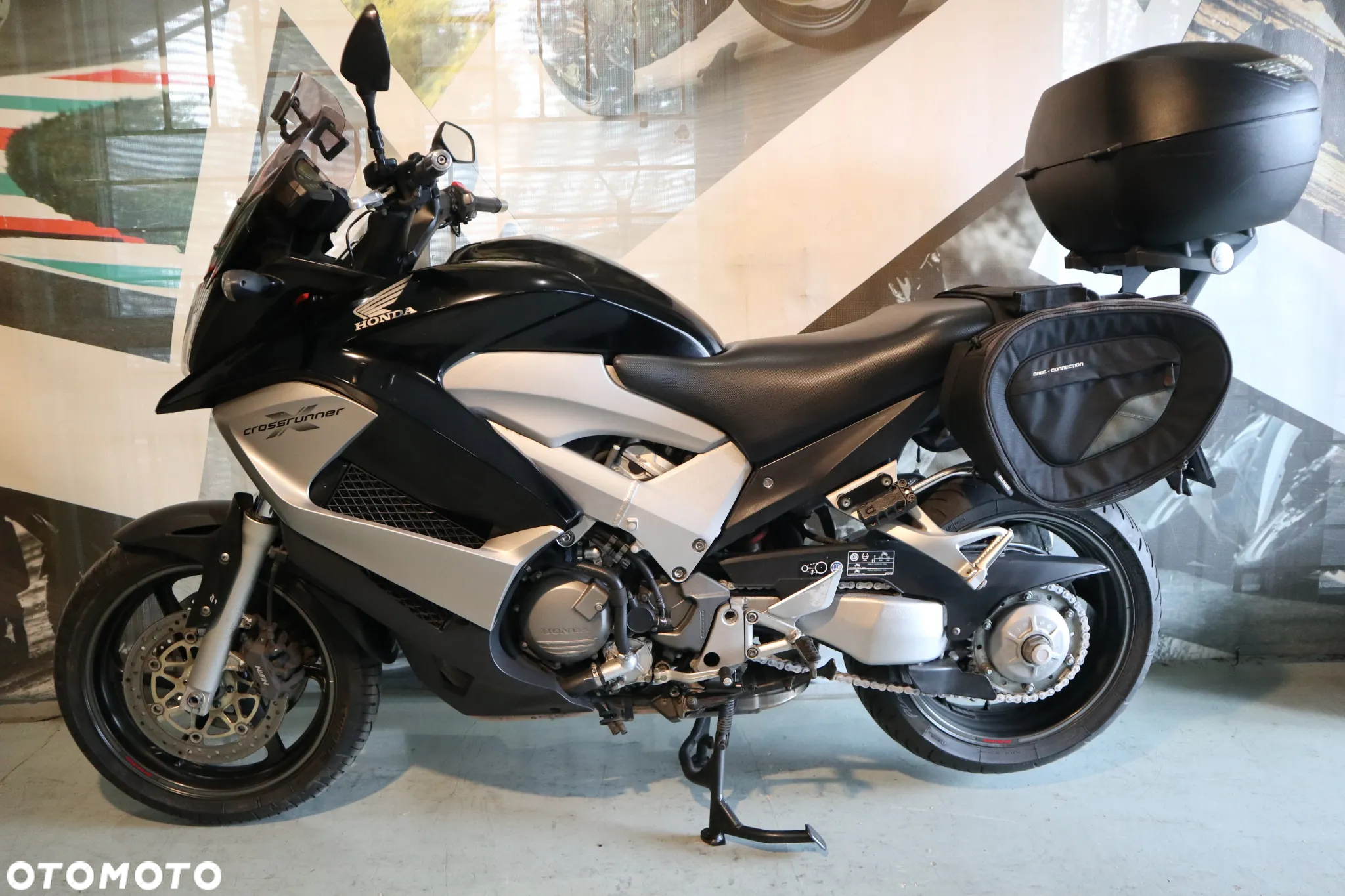 Honda VFR - 4
