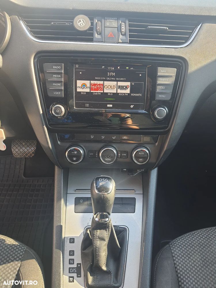 Skoda Octavia 1.6 TDI DSG Ambition - 6
