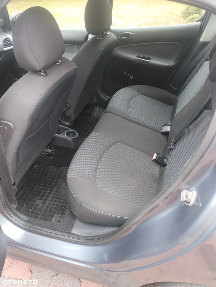 Peugeot 206 plus - 9