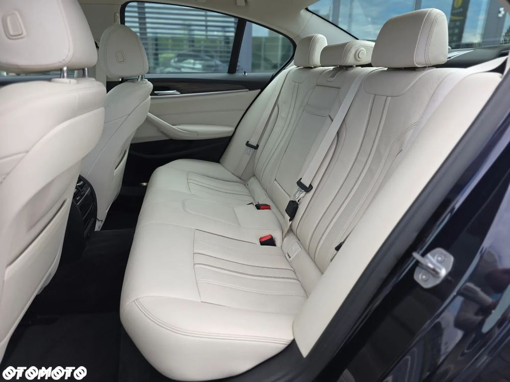 BMW Seria 5 520d Sport Line sport - 31