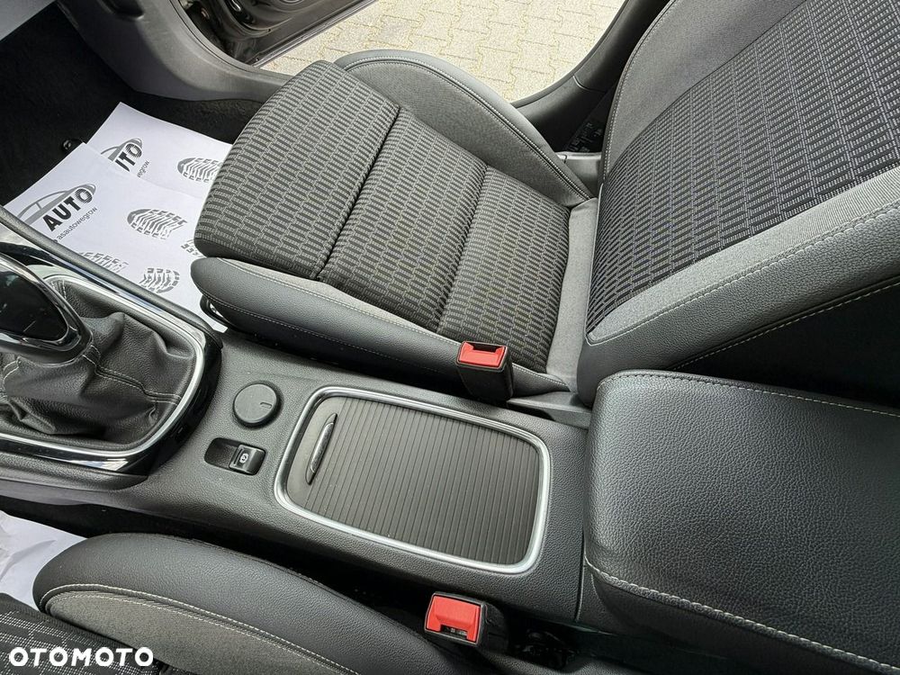 Opel Astra 1.2 T Business Elegance S&S - 18