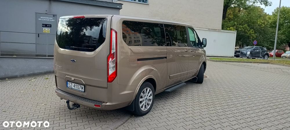 Ford Tourneo Custom - 3