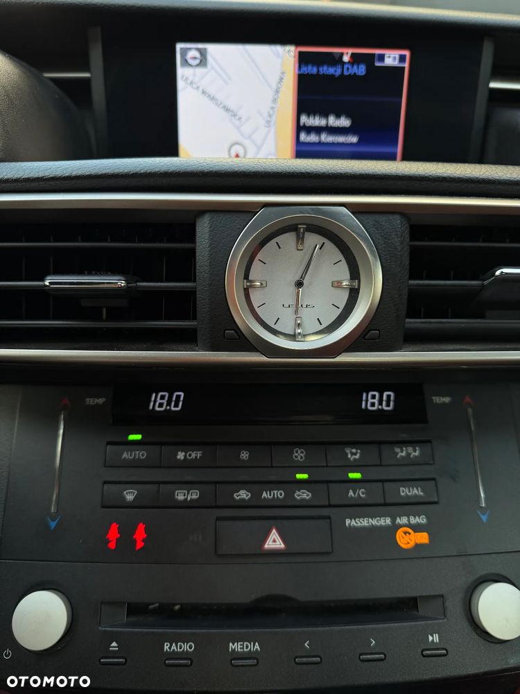 Lexus RC 200t / 300 F Sport - 5