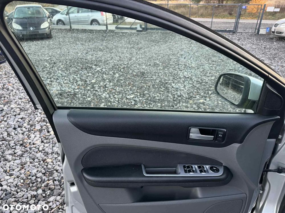 Ford Focus 1.8 TDCi Ghia - 15