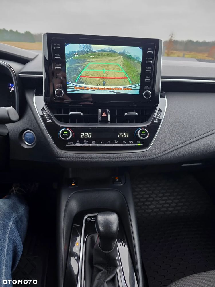 Toyota Corolla 1.8 Hybrid Comfort - 23