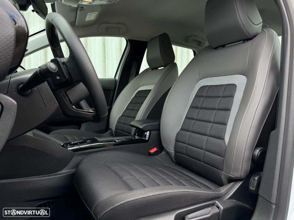 Citroën C4 1.2 Hybrid Plus e-DSC6 - 29