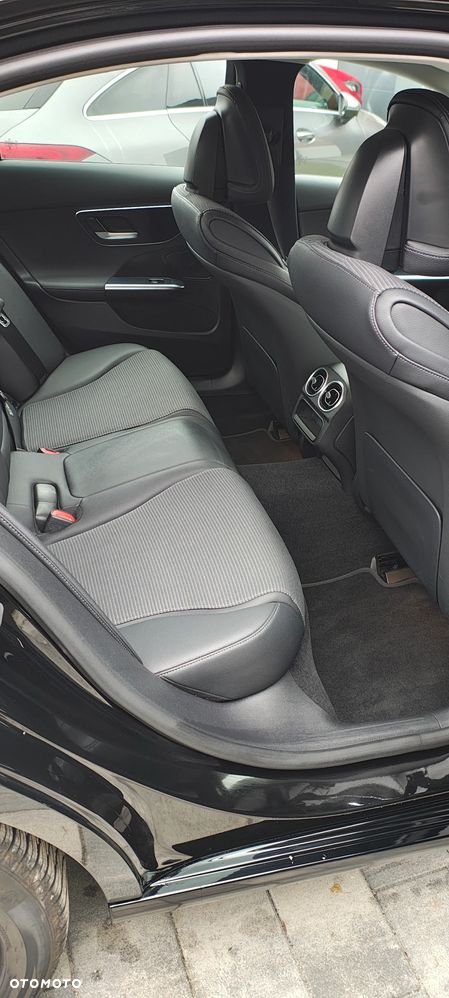 Mercedes-Benz Klasa C 180 9G-TRONIC Avantgarde Advanced - 25