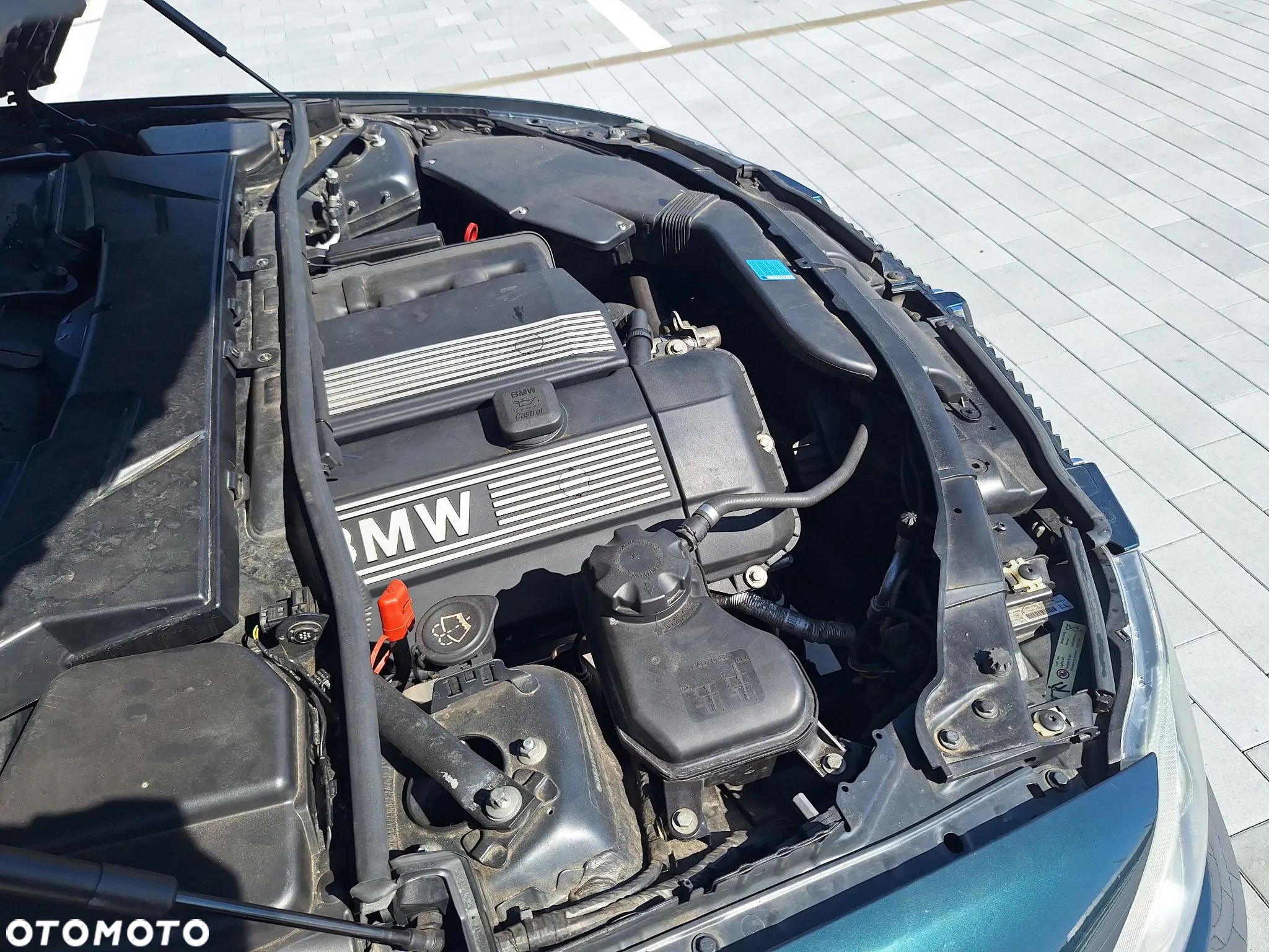 BMW Seria 3 330i Touring - 34