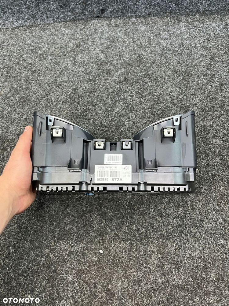 vw golf VI 1.6 TDI licznik zegary 5K0920872A - 5
