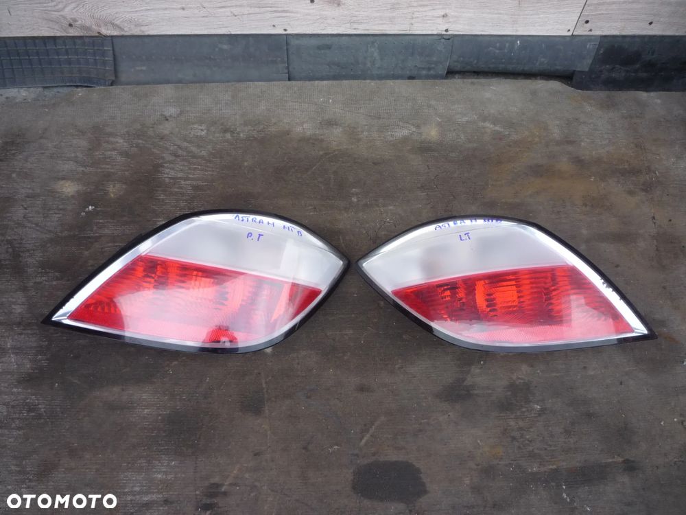 OPEL ASTRA III H 5D LAMPA TYLNA LEWA LUB PRAWA - 1