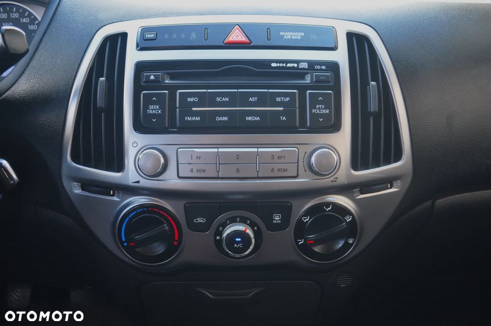 Hyundai i20 1.2 Intro Edition - 20