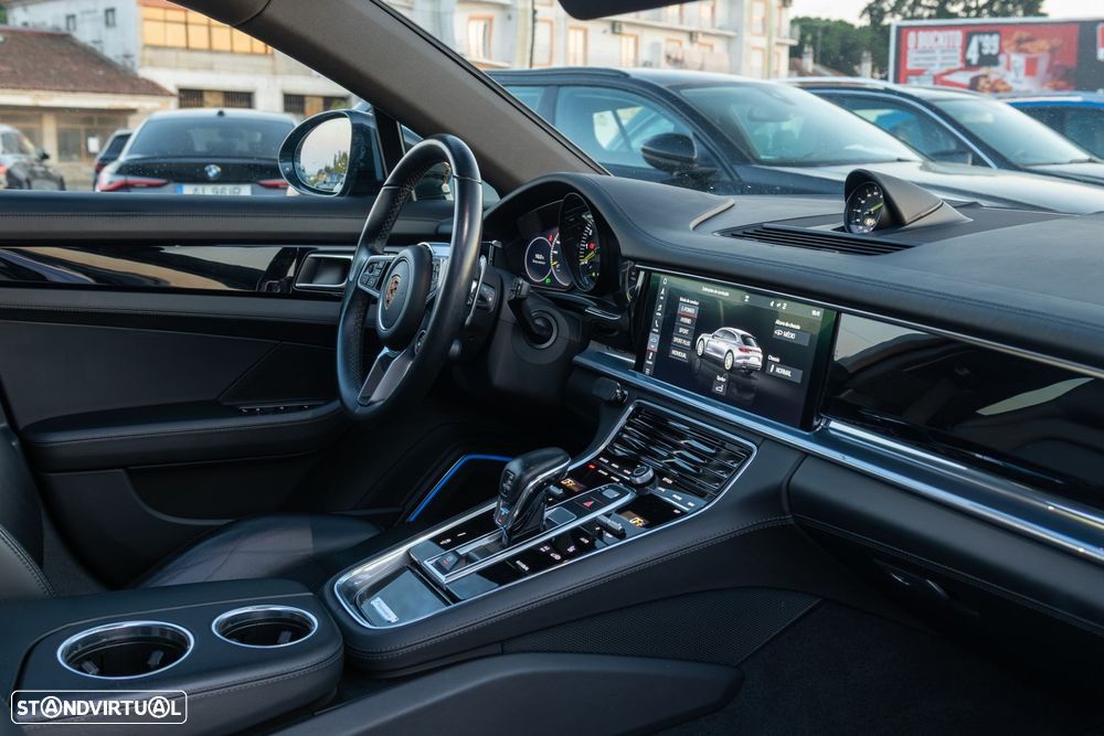 Porsche Panamera Sport Turismo 4 E-Hybrid - 19