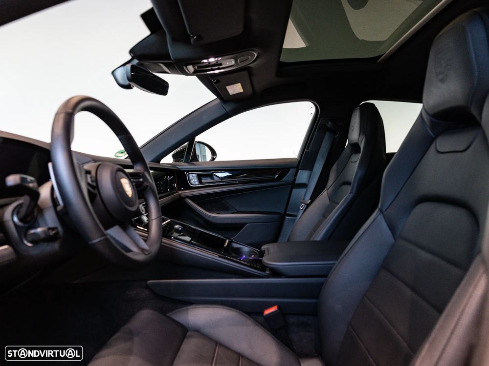 Porsche Panamera 4 E-Hybrid - 22