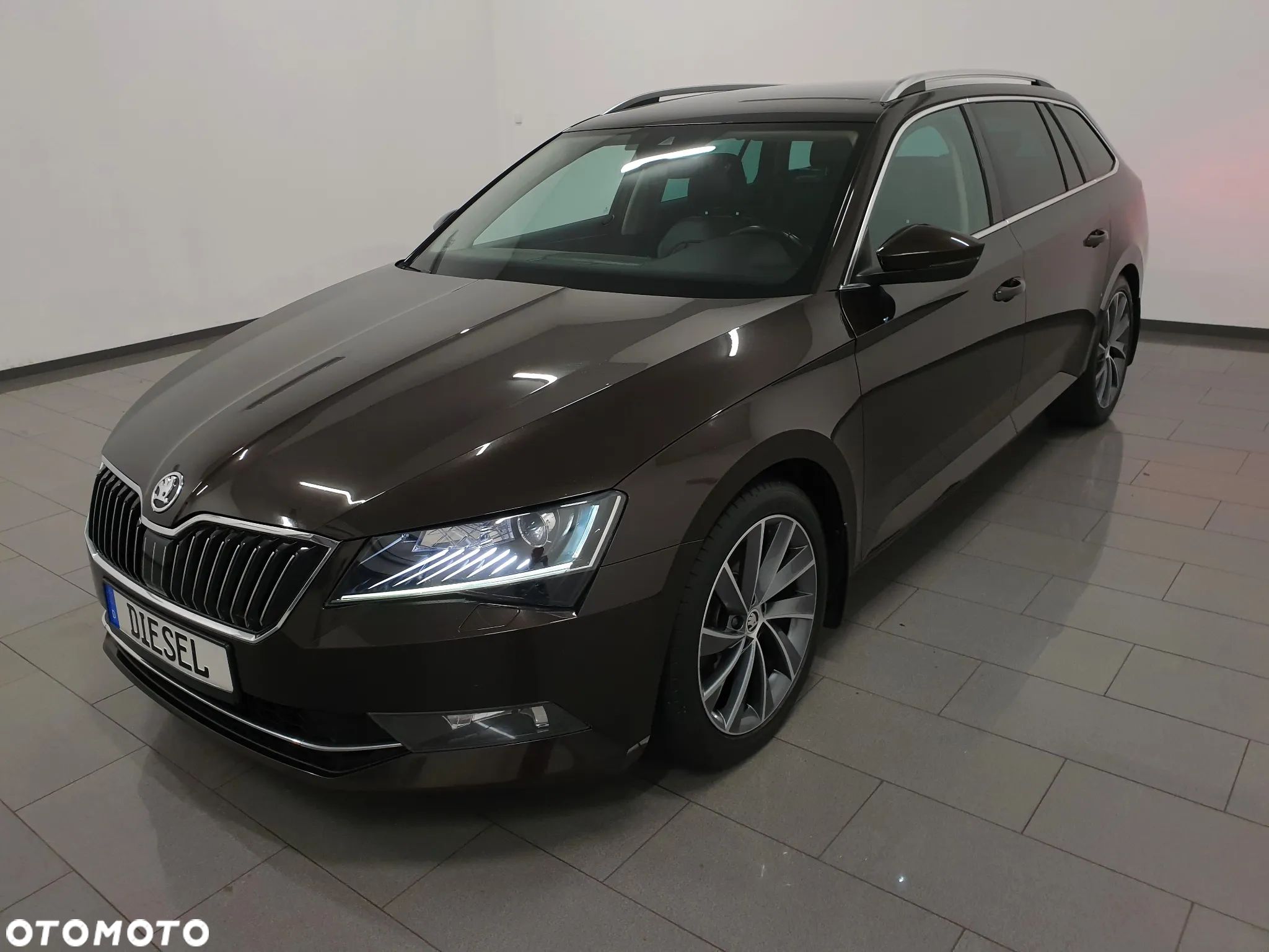 Skoda Superb 2.0 TDI 4x4 L&K DSG - 1