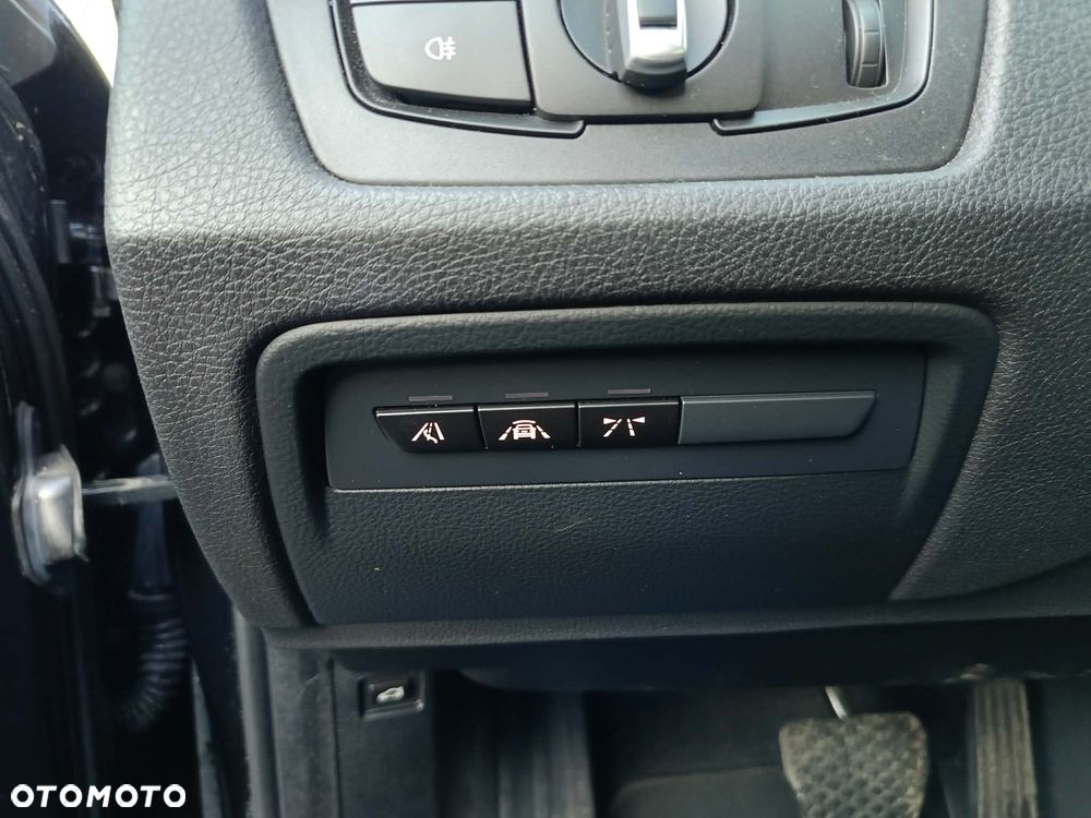 BMW 3GT 318d Business Edition - 14