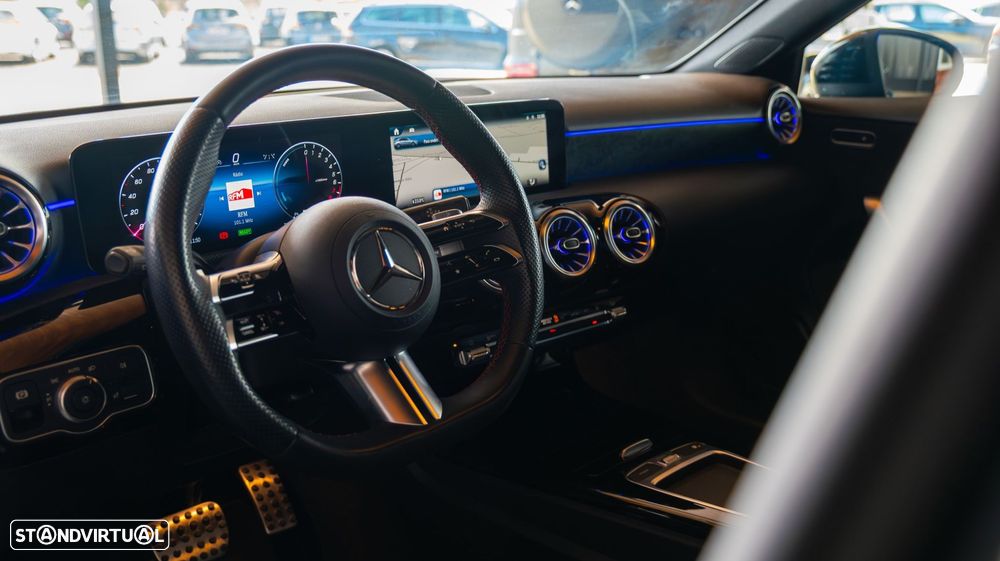 Mercedes-Benz A 250 Limousine e AMG Line - 10