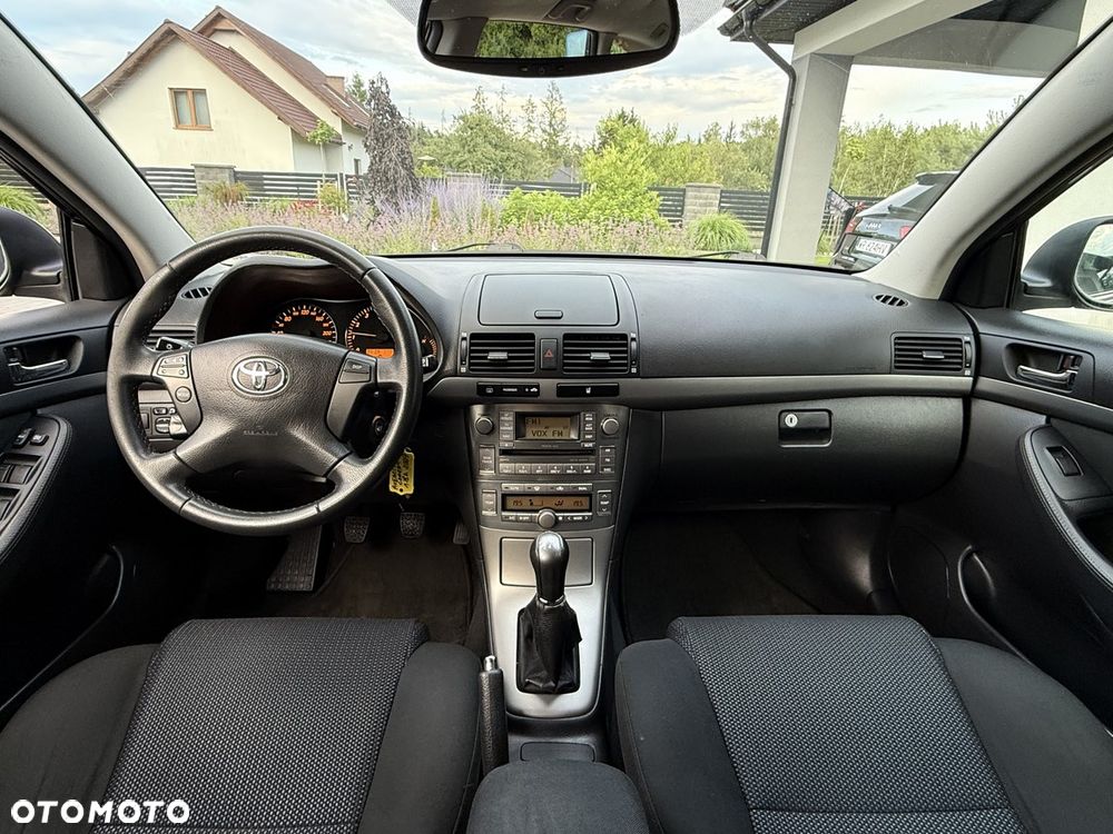 Toyota Avensis 1.8 VVT-i Combi - 20