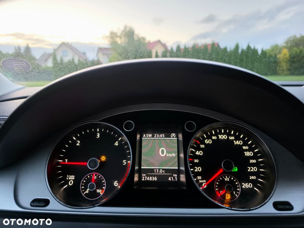 Volkswagen Passat - 18