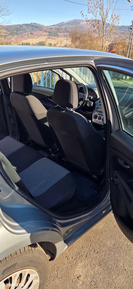 Fiat Grande Punto Actual 1.4 8V Estiva Blue&Me Euro5 - 8