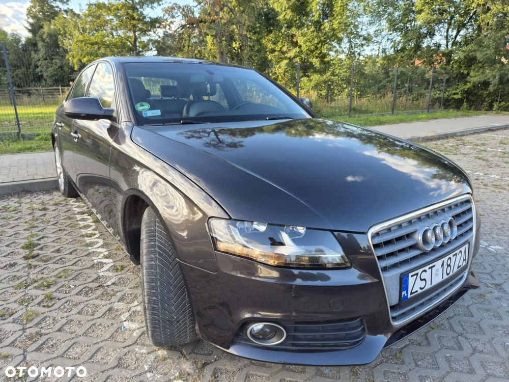 Audi A4 Limousine - 14