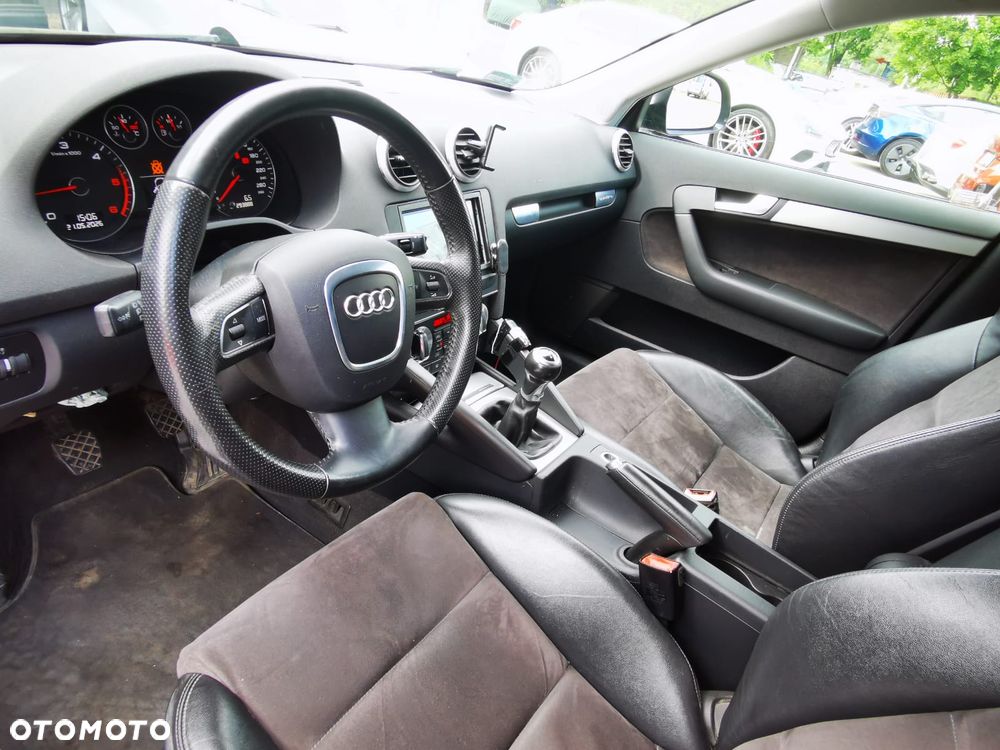 Audi A3 Sportback 2.0 TDI DPF quattro Ambition - 24