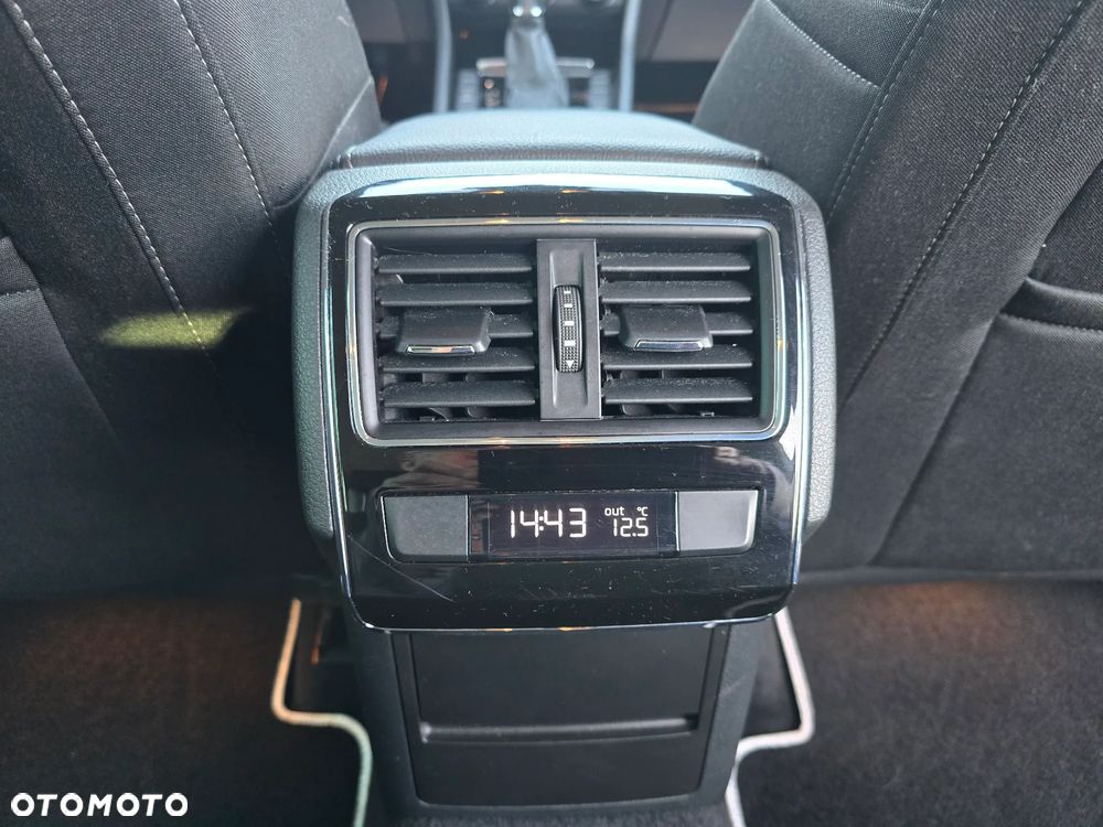 Skoda Superb 2.0 TDI DSG Ambition - 31