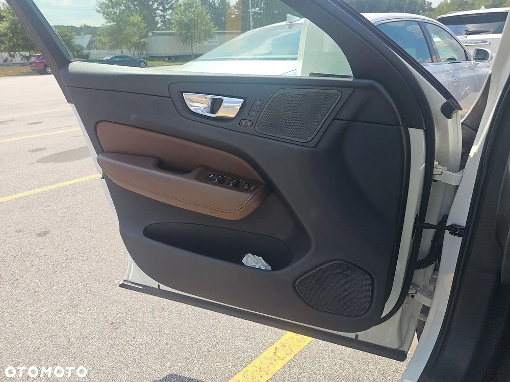 Volvo XC 60 T5 AWD Geartronic Momentum - 9