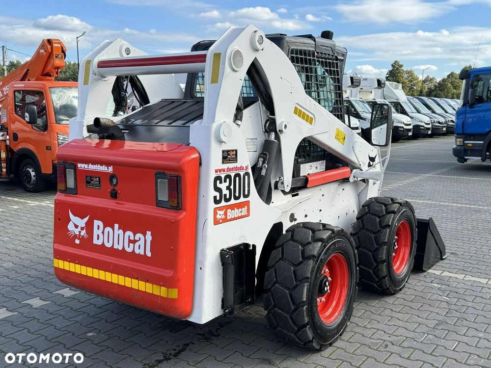 Bobcat S300 Joystick Mini Ładowarka Waga 3692kg - 16