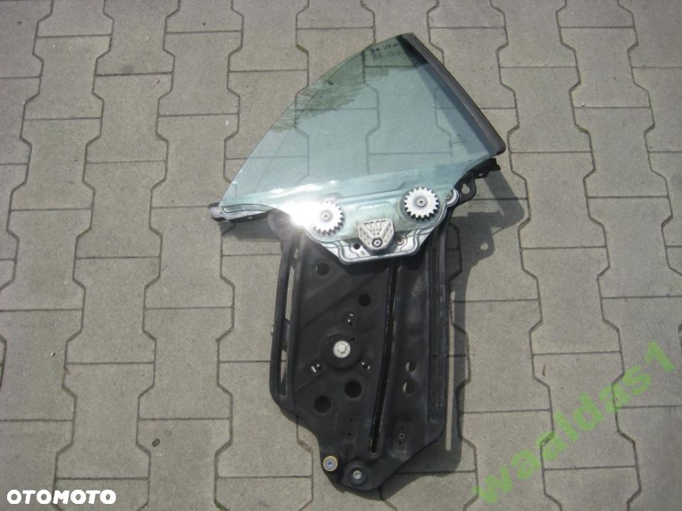 BMW 88 E88 MECHANIZM OPUSZCZANIA SZYBY TYŁ PRAWY - 1