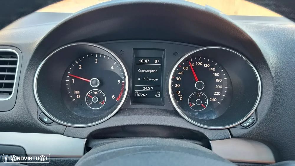 VW Golf Variant 1.6 TDi Highline DSG - 14