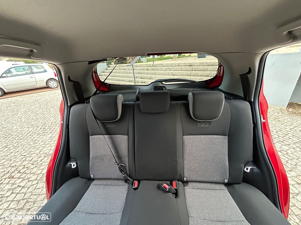 Toyota Yaris - 17