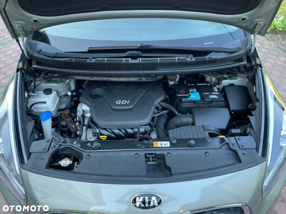 Kia Carens - 4