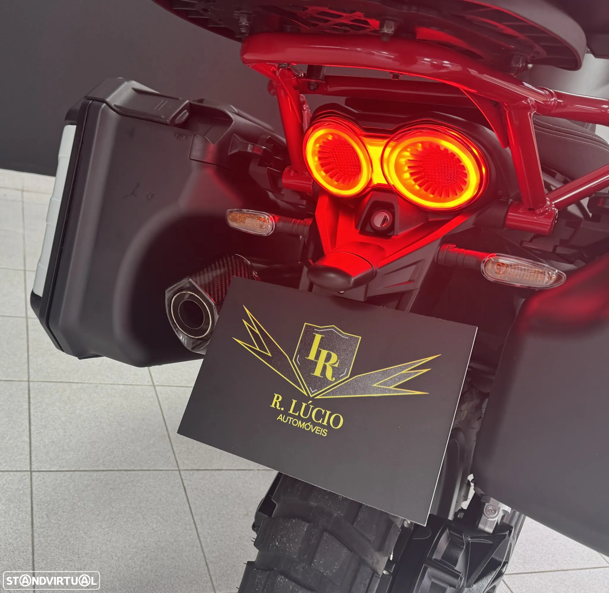 Moto Guzzi V85 - 10
