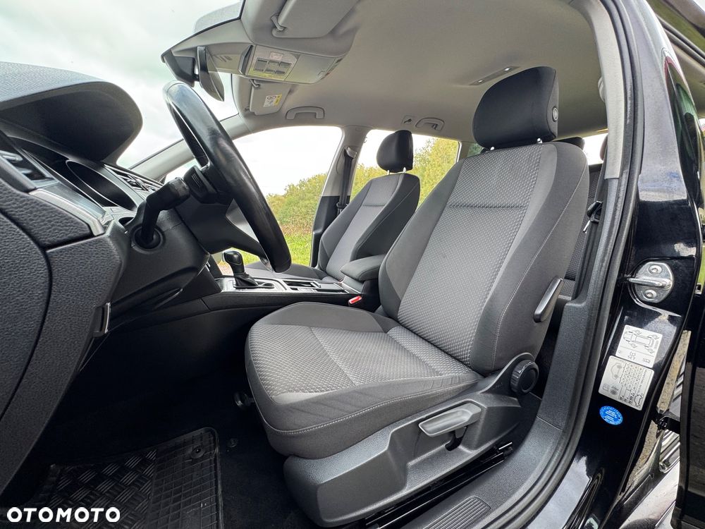 Volkswagen Passat - 28