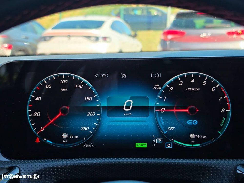 Mercedes-Benz A 250 e 8G-DCT AMG Line - 14