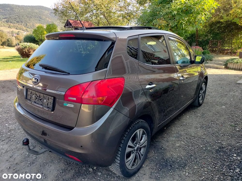 Kia Venga - 8