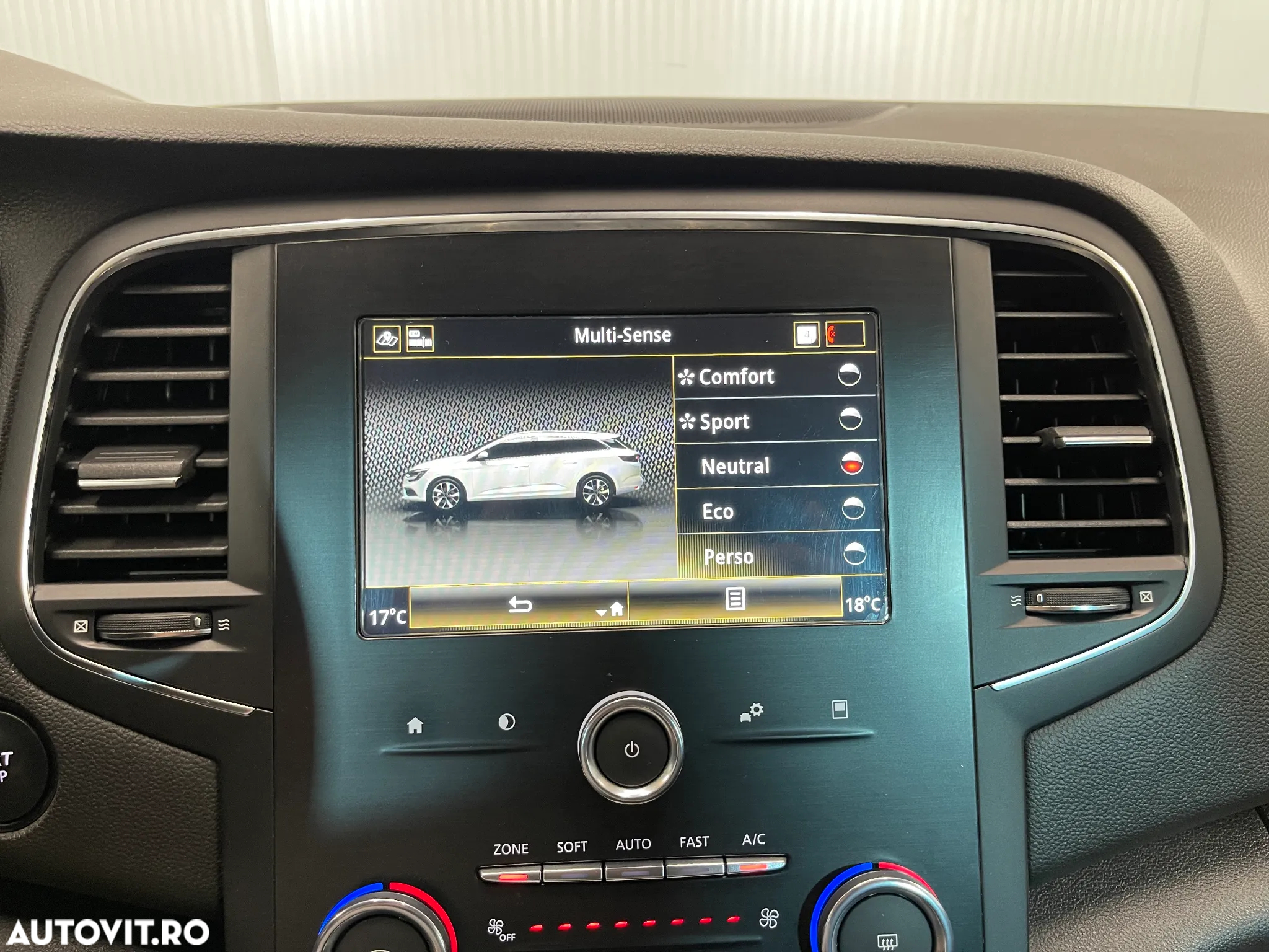 Renault Megane Estate Blue dCI EDC Intens - 14