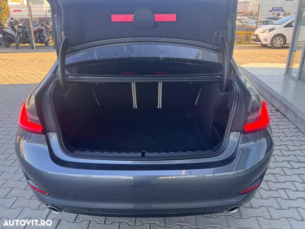 BMW Seria 3 320d xDrive AT Sport Line - 19