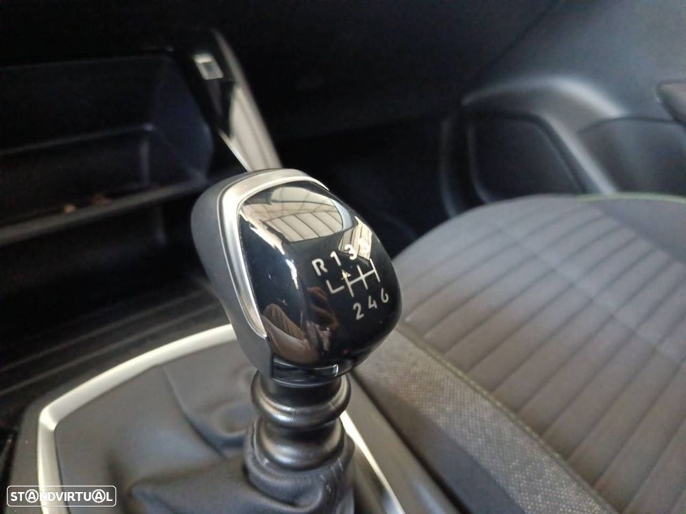 Peugeot 208 1.2 PureTech Active - 19