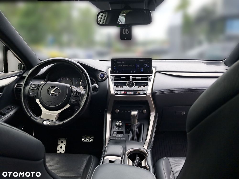 Lexus NX 300h F Sport Edition AWD - 11