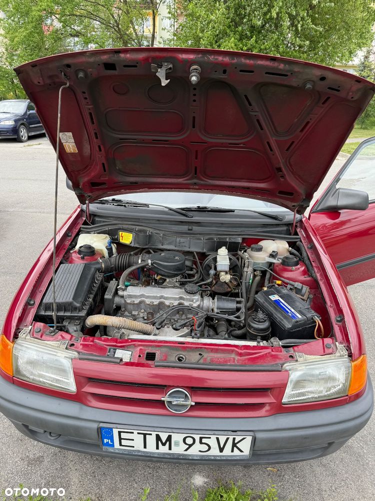 Opel Astra 1.6 GL - 23