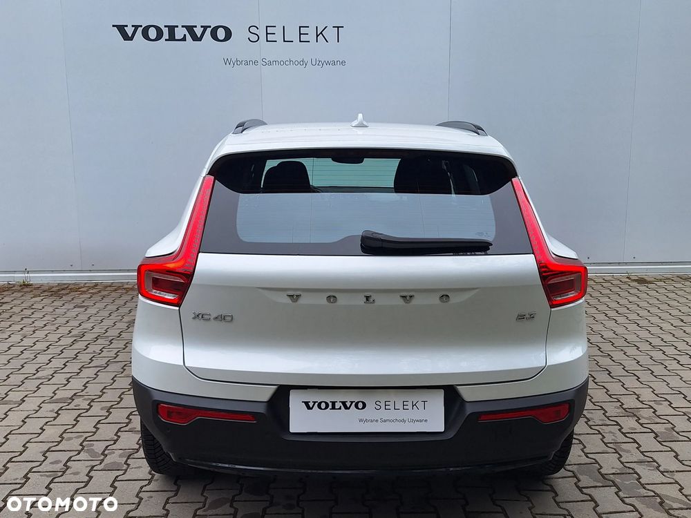 Volvo XC 40 B3 Plus Dark - 8