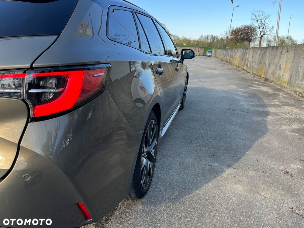 Toyota Corolla 2.0 Hybrid Executive - 14