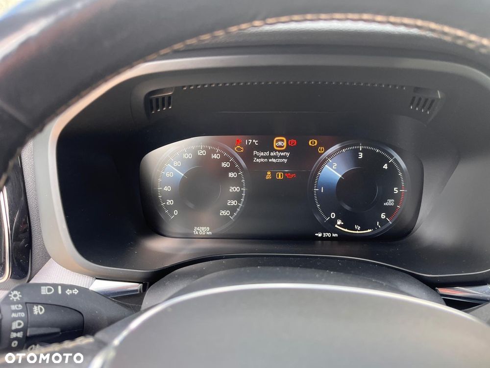 Volvo XC 60 - 4